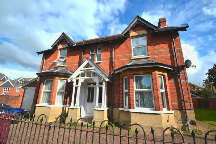 5 Bedroom Detached House To Rent In College Road, Reading, RG6