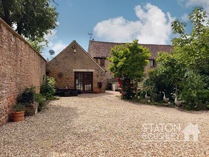2 Bedroom Cottage For Sale In Barn Court, Kirkby-In-Ashfield, NG17