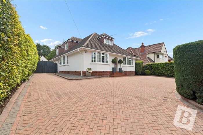 4 Bedroom Detached House For Sale In Hillside Walk, Brentwood, Essex, CM14