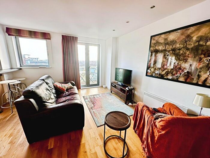 2 Bedroom Flat To Rent In Faroe, Gotts Road, Leeds, West Yorkshire, LS12