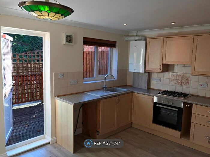 2 Bedroom End Of Terrace House To Rent In Kings Road, Haslemere, GU27