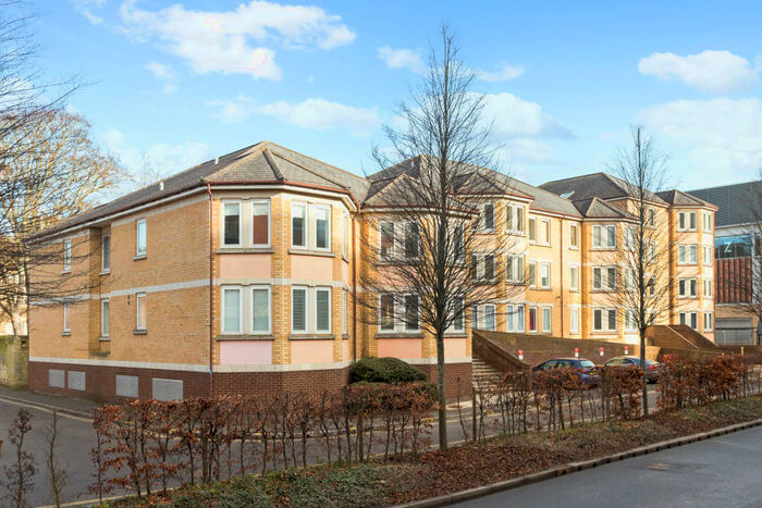 2 Bedroom Flat To Rent In Tennyson Lodge, OX1