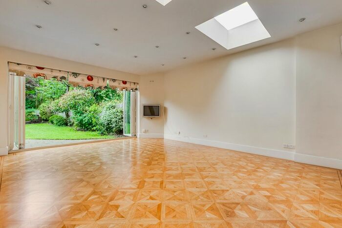 5 Bedroom Property To Rent In Worple Avenue, London, SW19