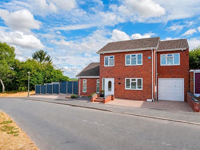 3 Bedroom Detached House For Sale In Temple Way, Coleshill, B46