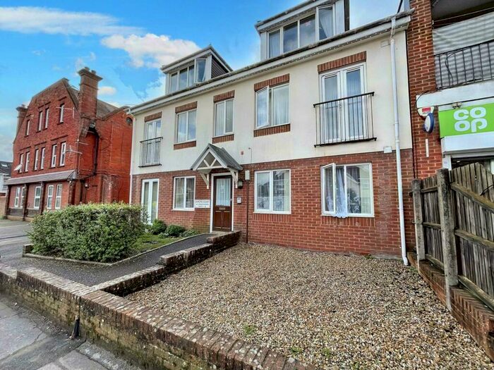 2 Bedroom Flat To Rent In Cranleigh Road, Southbourne, BH6