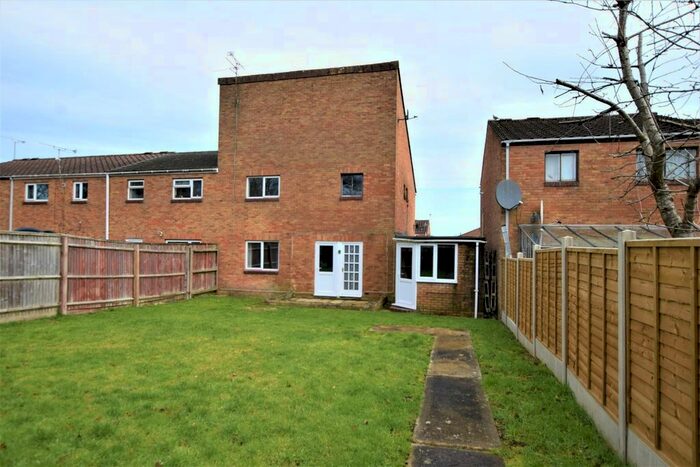 4 Bedroom End Of Terrace House To Rent In Beaulieu Close, Toothill, Swindon, SN5