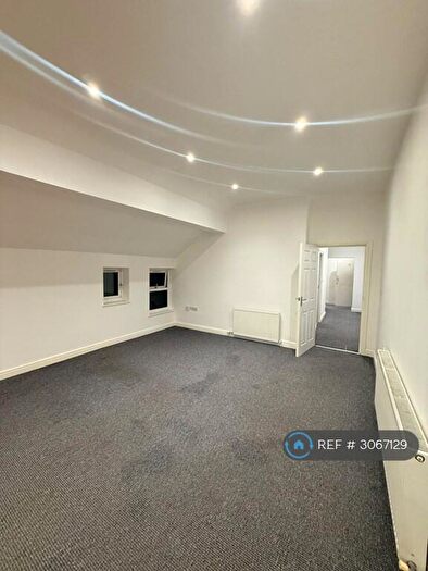 2 Bedroom Flat To Rent In Lathom Road, Southport, PR9