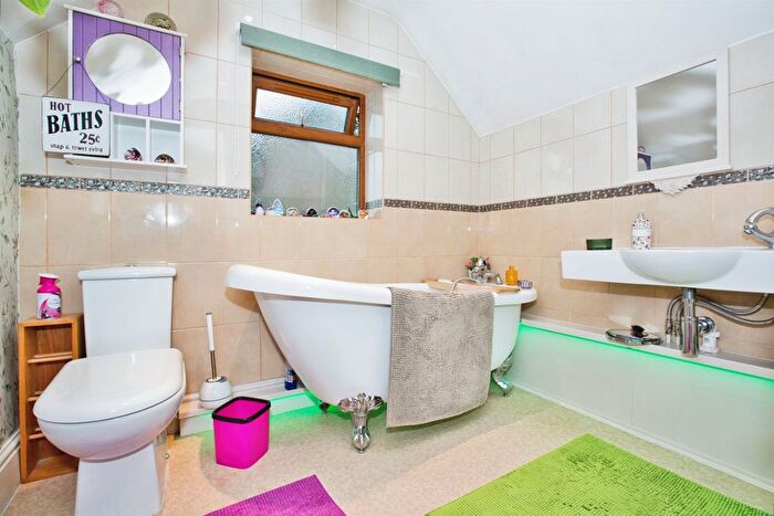 3 Bedroom End Of Terrace House For Sale In ., Hewish, Crewkerne, TA18