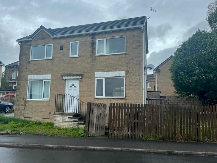 3 Bedroom Detached House To Rent In Thornton Old Road, Bradford, West Yorkshire, BD8