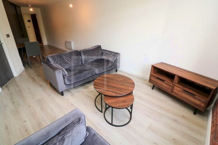 2 Bedroom Flat To Rent In Conditioning House, Bradford, BD1