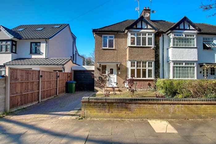 3 Bedroom Semi Detached House For Sale In Gade Avenue, Watford, WD18
