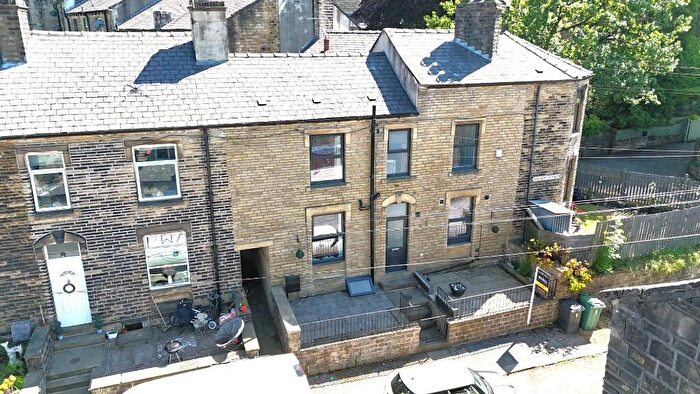 3 Bedroom Terraced House To Rent In Belmont Street, HD7
