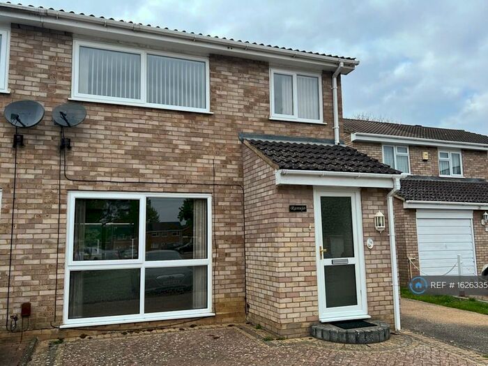 3 Bedroom Semi-Detached House To Rent In Cromarty Court, Bletchley, Milton Keynes, MK3