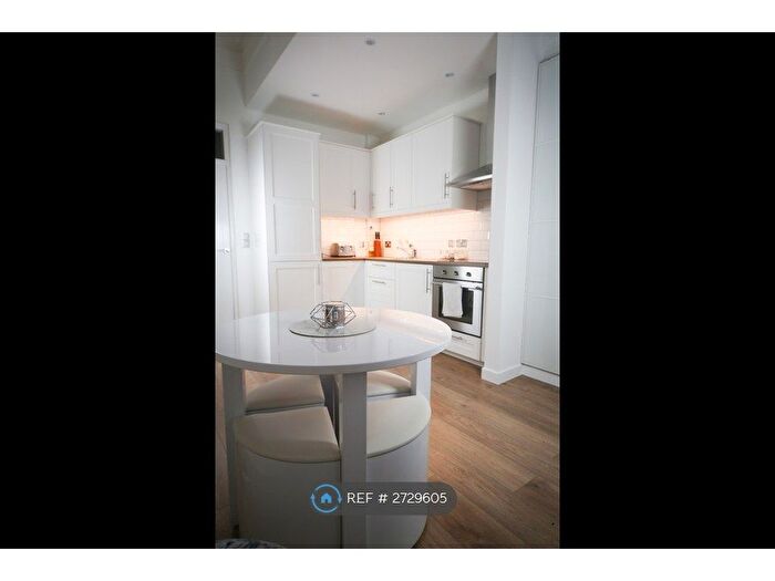 1 Bedroom Flat To Rent In Edinburgh, Edinburgh, EH11