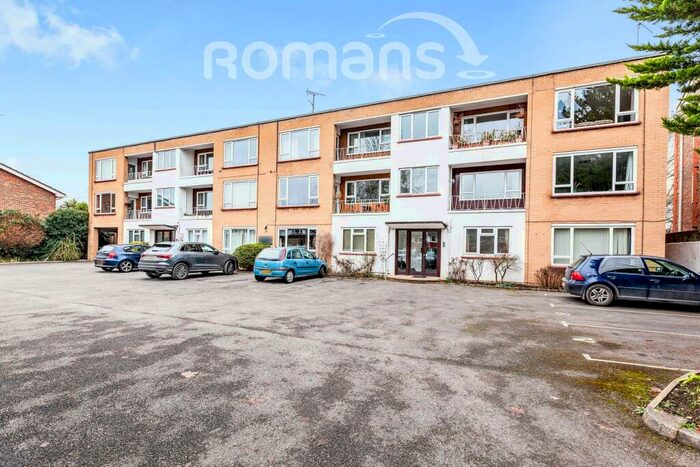2 Bedroom Apartment To Rent In Ray Park Avenue, SL6