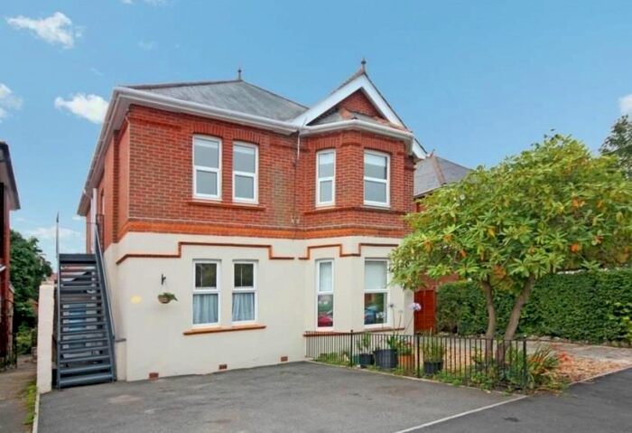 3 Bedroom Flat To Rent In Pembroke Road, Westbourne, Bournemouth, BH4