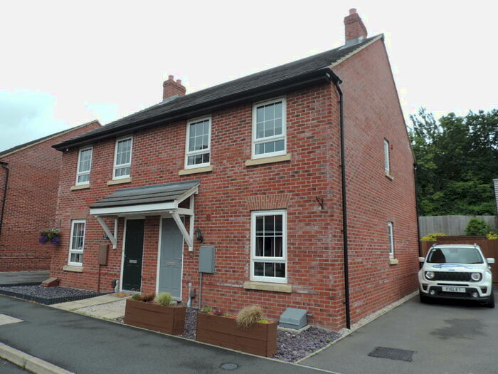 3 Bedroom Semi-Detached House To Rent In Holland Cresent, Ashby, LE65