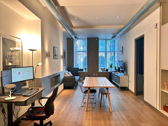 1 Bedroom Flat To Rent In Berners Street, London, W1T