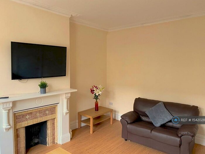 8 Bedroom Terraced House To Rent In Hawarden Avenue, Liverpool, L17