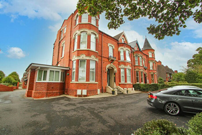2 Bedroom Flat For Sale In Thorne Road, Doncaster, DN2
