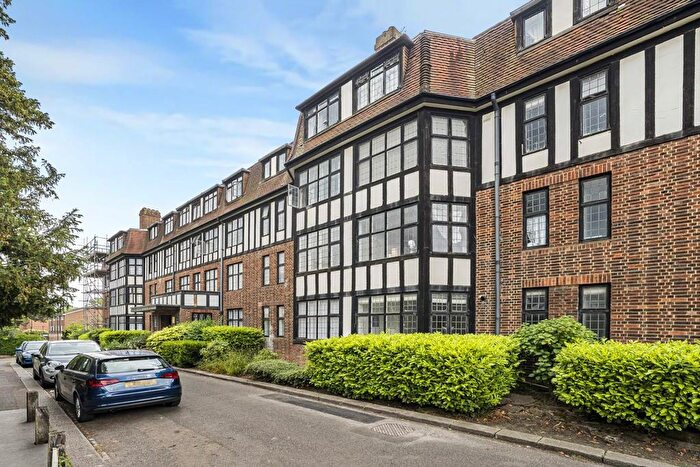 1 Bedroom Apartment For Sale In Addiscombe Road, Croydon, CR0