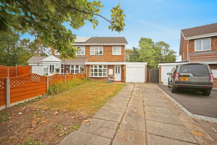 3 Bedroom Semi-Detached House For Sale In Munsley Close, Redditch, B98