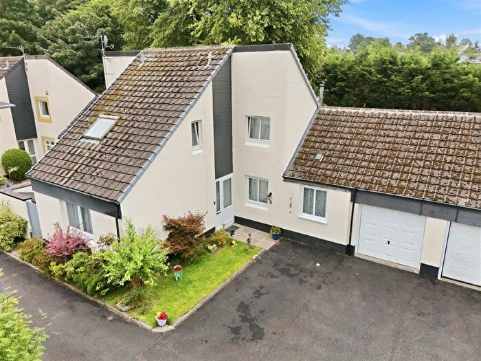 4 Bedroom Link Detached House For Sale In Cedar Grove, Cardross, Dumbarton, G82