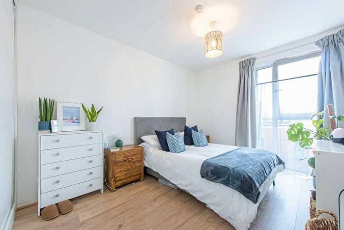 1 Bedroom Flat For Sale In Damsel Walk, Hendon, London, NW9