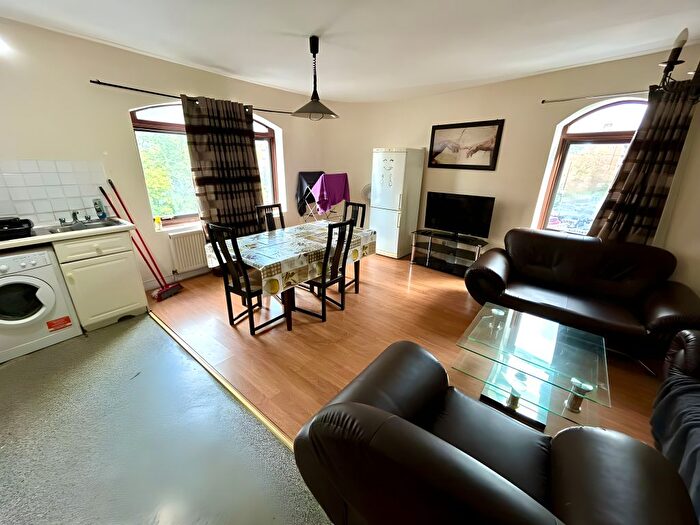 2 Bedroom Flat To Rent In Raven Row, London, E1