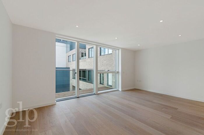 1 Bedroom Flat To Rent In Fouberts Place, London, Greater London, Soho, W1F