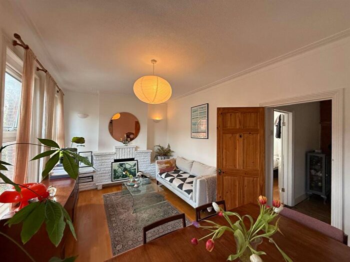 2 Bedroom Flat To Rent In Blyth Road, London, E17