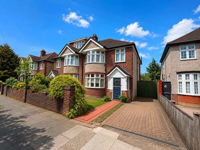 3 Bedroom Semi Detached House For Sale In Bassett Gardens, Isleworth, Greater London, TW7