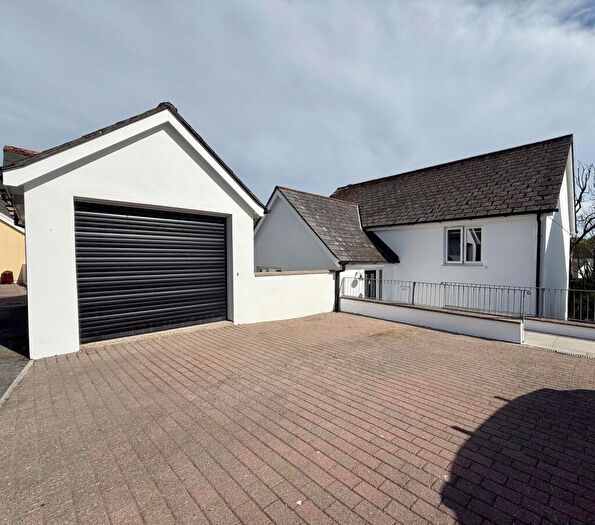 4 Bedroom Detached House For Sale In Swallow Dale, Saundersfoot, Pembrokeshire, SA69