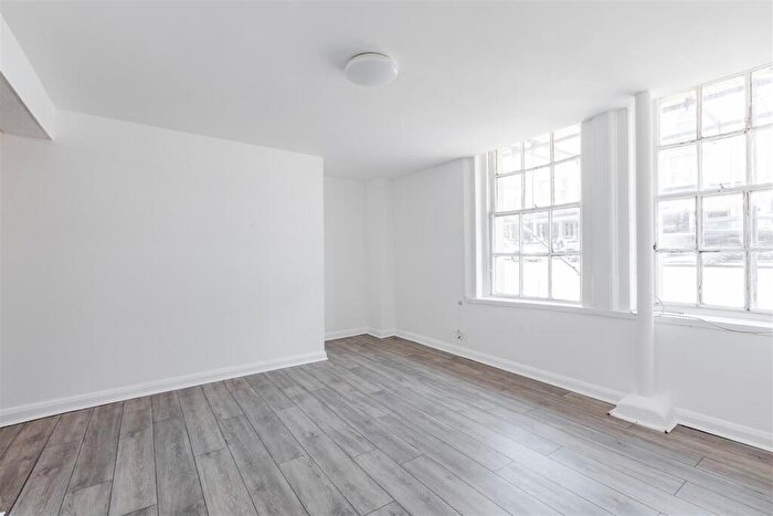 1 Bedroom Flat To Rent In Seaside, Eastbourne, BN22