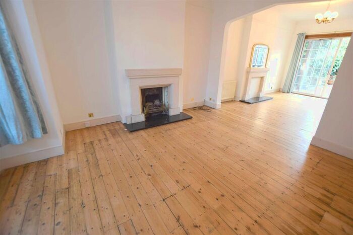 4 Bedroom End Of Terrace House To Rent In Rosemary Avenue, London, N3