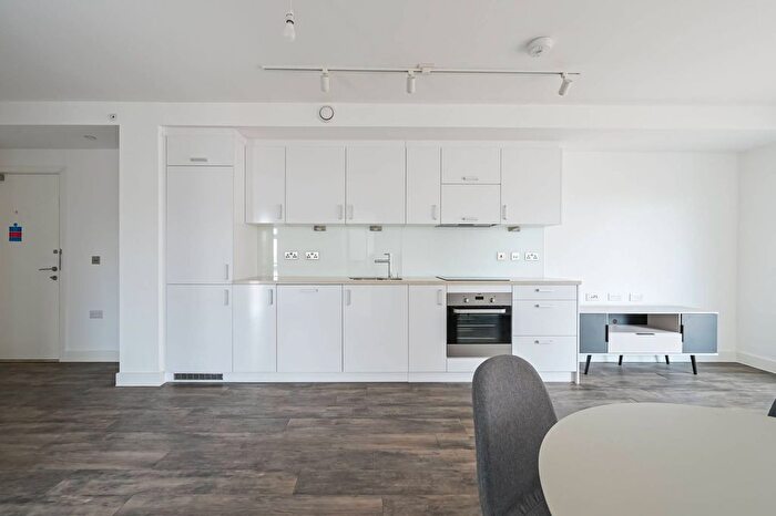 3 Bedroom Flat To Rent In Adlay Apartments, Royal Docks, London, E16