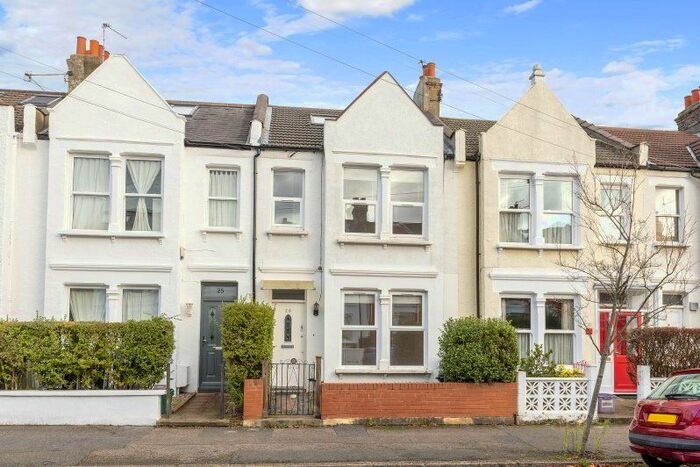 4 Bedroom Detached House To Rent In Avondale Road, London, SW19