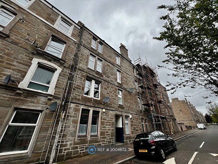 3 Bedroom Flat To Rent In Baldovan Terrace, Dundee, DD4