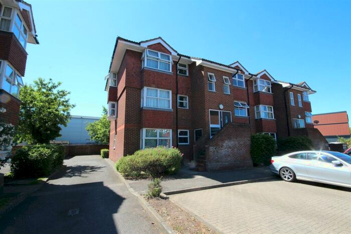 1 Bedroom Flat To Rent In Josephs Road, Guildford, GU1