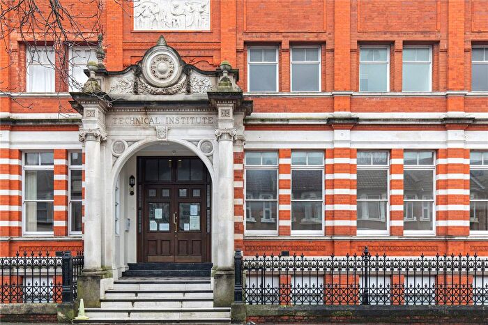 1 Bedroom Flat For Sale In Adelaide Road, London, E10