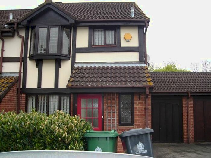3 Bedroom End Of Terrace House To Rent In Otter Road, Gloucester, GL4
