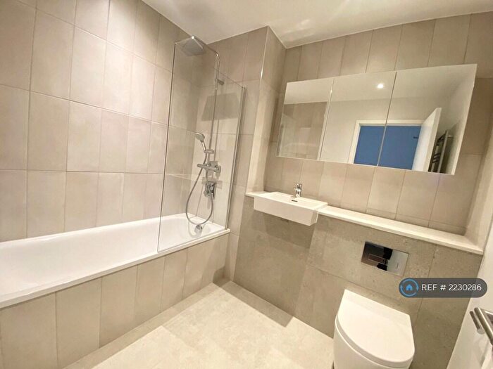 2 Bedroom Flat To Rent In Dantzic Street, Manchester, M4