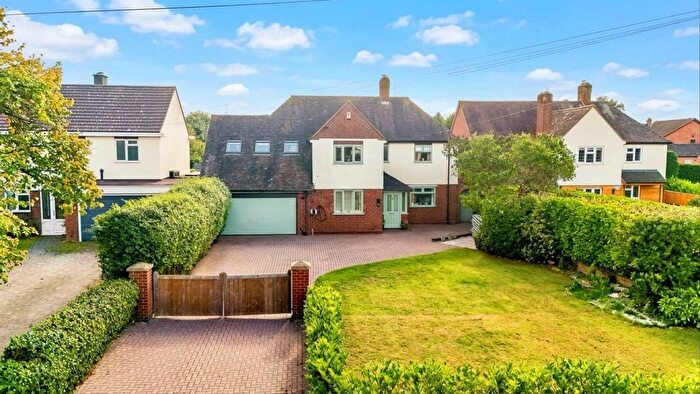 4 Bedroom Detached House For Sale In Alrewas Road, Kings Bromley, DE13