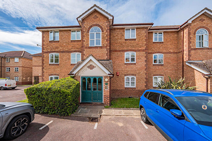 2 Bedroom Apartment For Sale In Slough, SL1