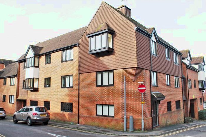 1 Bedroom Flat To Rent In Warren Road, Guildford, GU1