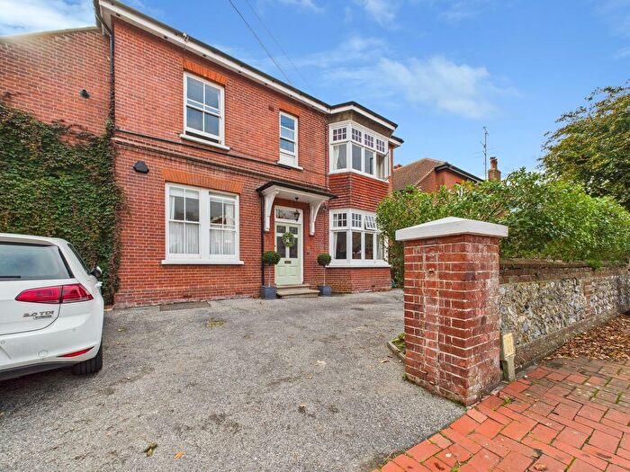 1 Bedroom Flat To Rent In Manor Road, Worthing, BN11