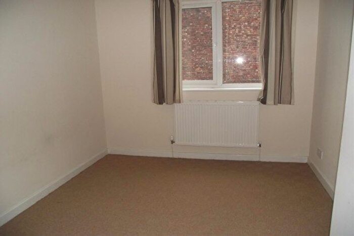 2 Bedroom Flat To Rent In Cambridge Road, St. Helens, WA10
