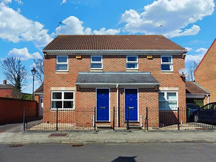 3 Bedroom Semi-Detached House To Rent In Standfield Close, Aylesbury, Buckinghamshire, HP19