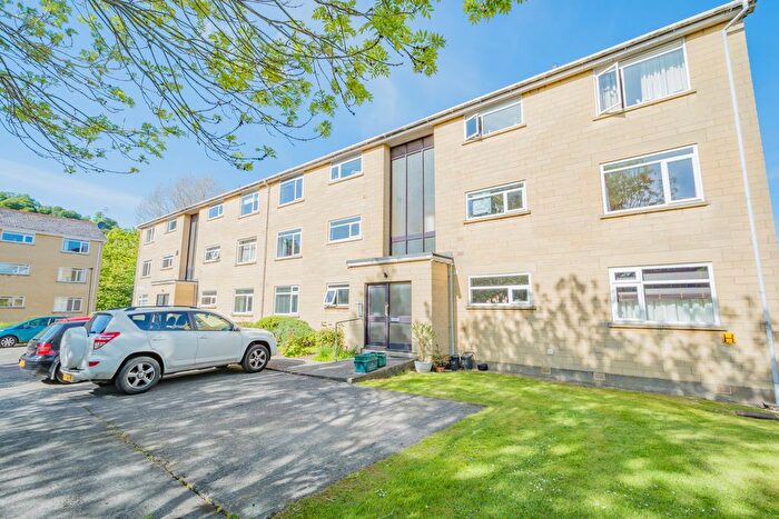 3 Bedroom Flat To Rent In Rochfort Court, Bath, BA2