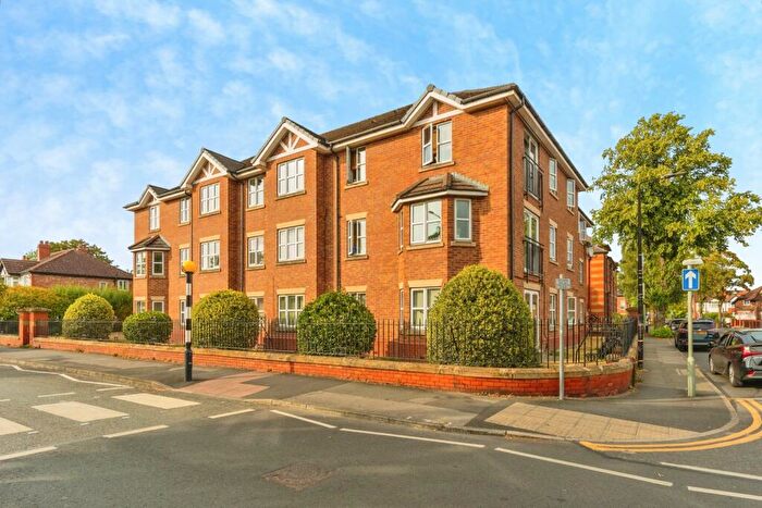 2 Bedroom Flat For Sale In Claremont Road, Sale, Cheshire, M33